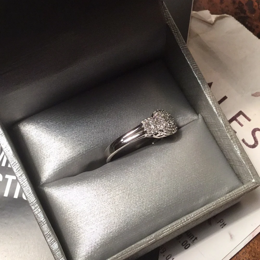 Beautiful! Diamond Engagement or just because Ring - Picture 3 of 7